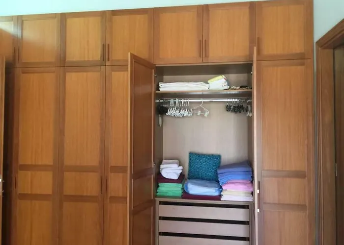 Azure Retreat アパート ルートラキ